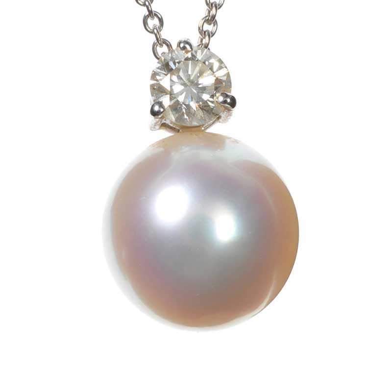 18CT WHITE GOLD SOUTH SEA PEARL AND DIAMOND PENDANT AND CHAIN - Image 2 of 2