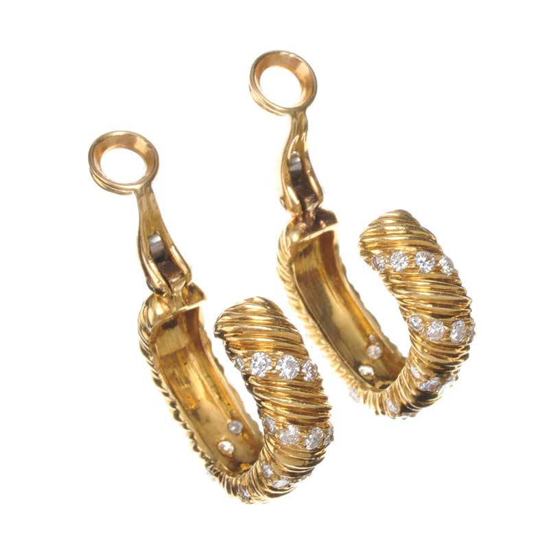 18CT GOLD AND DIAMOND HOOP EARRINGS - Image 3 of 4