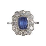 18CT WHITE GOLD SAPPHIRE AND DIAMOND CLUSTER RING