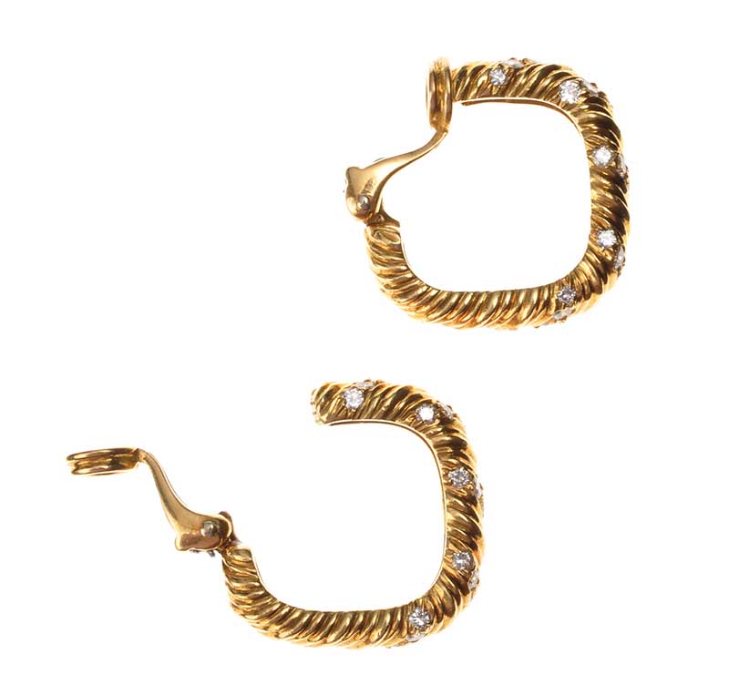 18CT GOLD AND DIAMOND HOOP EARRINGS - Image 4 of 4