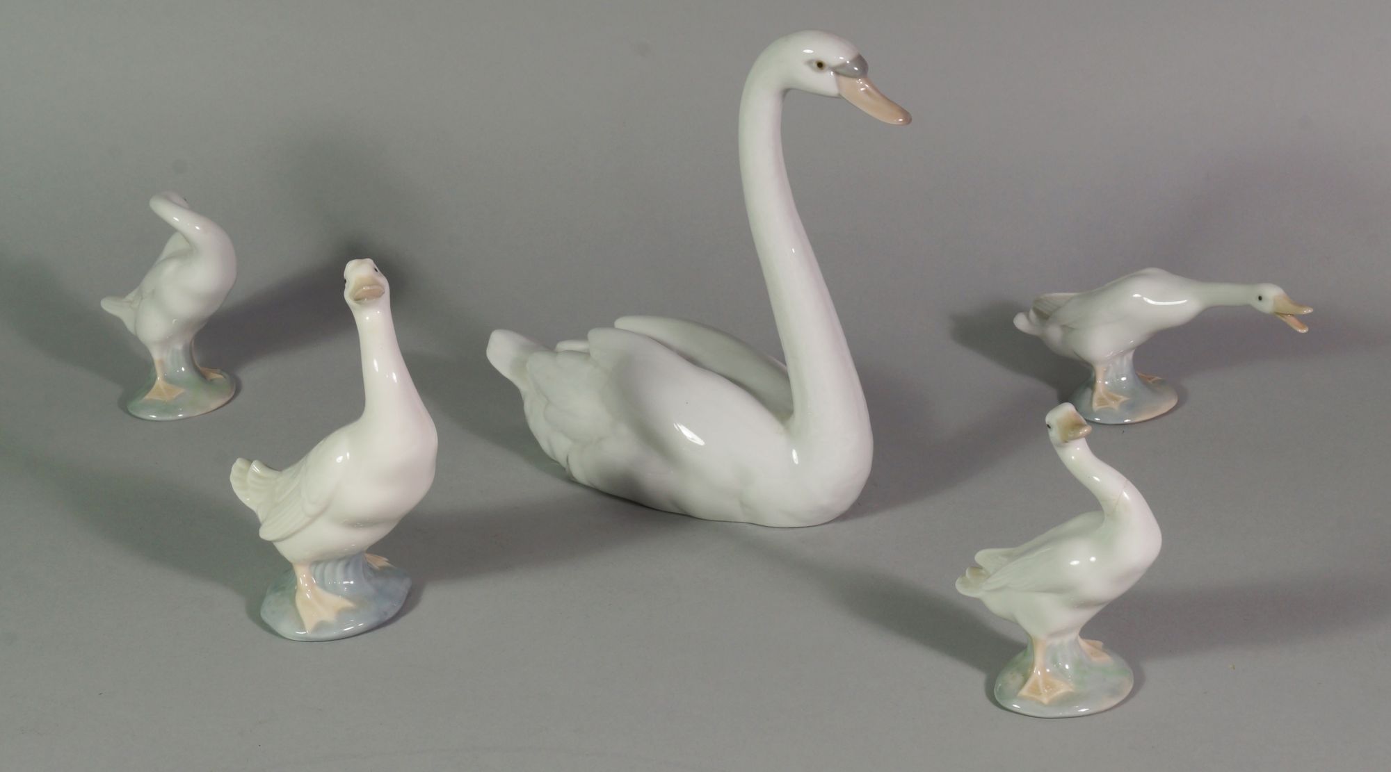 Lladro,a large 20th century Spanish ceramic swan, with maker's stamp on the base, together with