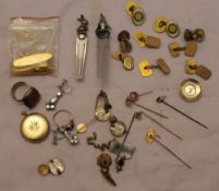 A small quantity of miscellaneous jewellery etc