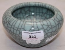 A Chinese crackle glaze bowl