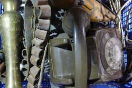 A quantity of miscellaneous metalware etc