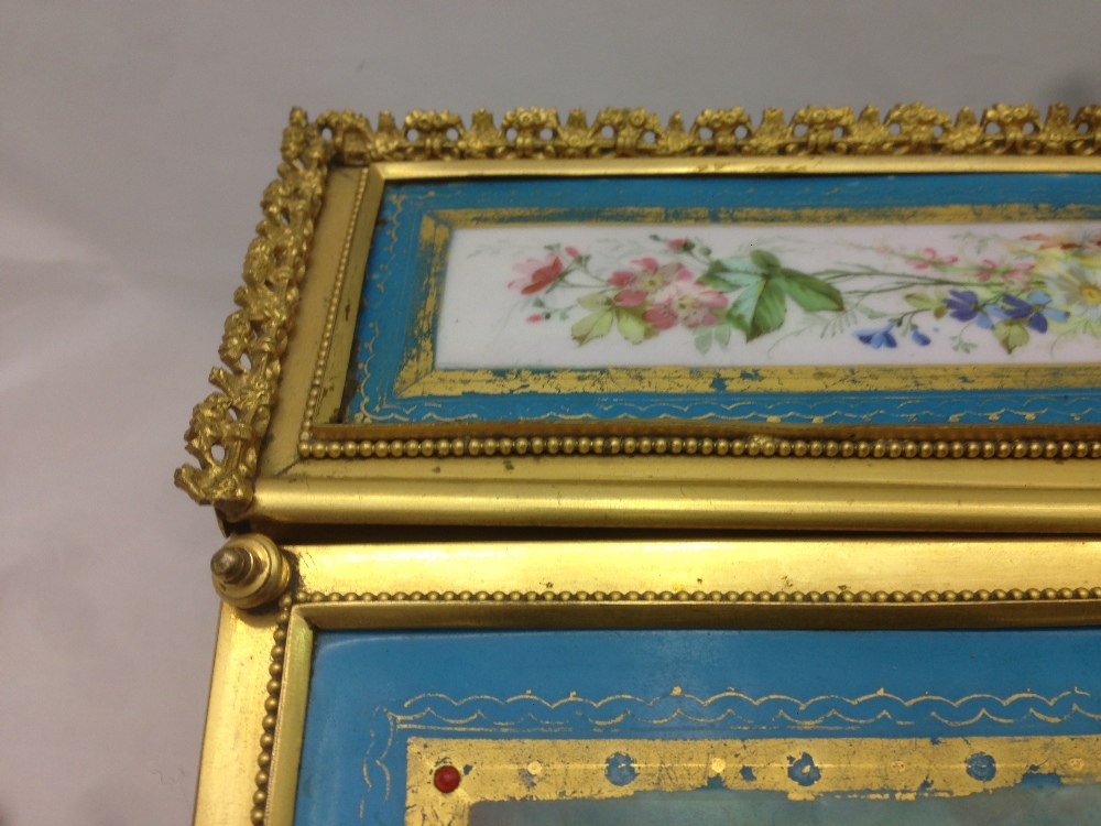 A 19th century ormolu mounted porcelain inset writing slope Inset with Sevres type painted - Bild 10 aus 15