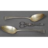 A pair of George III Old English pattern spoons, hallmarked London 1816,