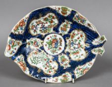 An 18th century Worcester dish Of leaf form,