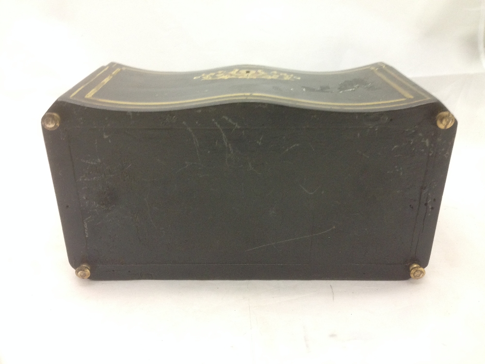 A 19th century French caddy/cigar box Of serpentine form, with brass, ivory and other inlays, - Bild 8 aus 9