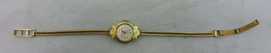 A 9 ct gold lady's wristwatch