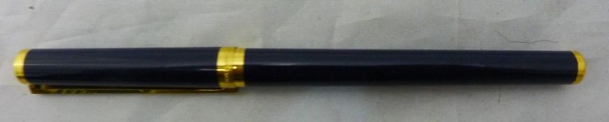 A Du Pont fountain pen with an 18 ct gold nib