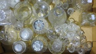 A quantity of glassware,