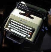 Two Olivetti typewriters: Lettera 25,
