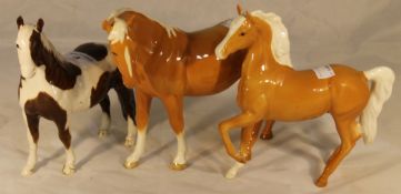 Three Beswick horses