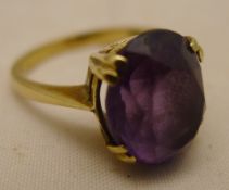 A 9 ct gold and amethyst ring