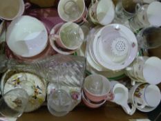 A box of miscellaneous china,