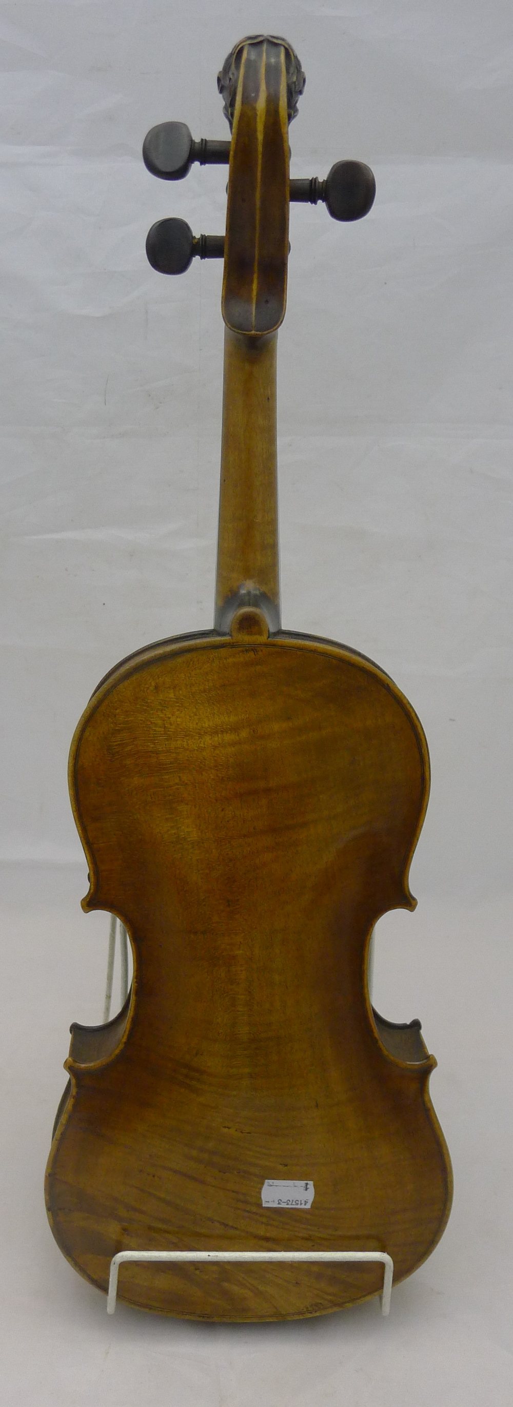 A 19th century violin With single piece back and lion carved stock; together with a bow, - Bild 7 aus 13