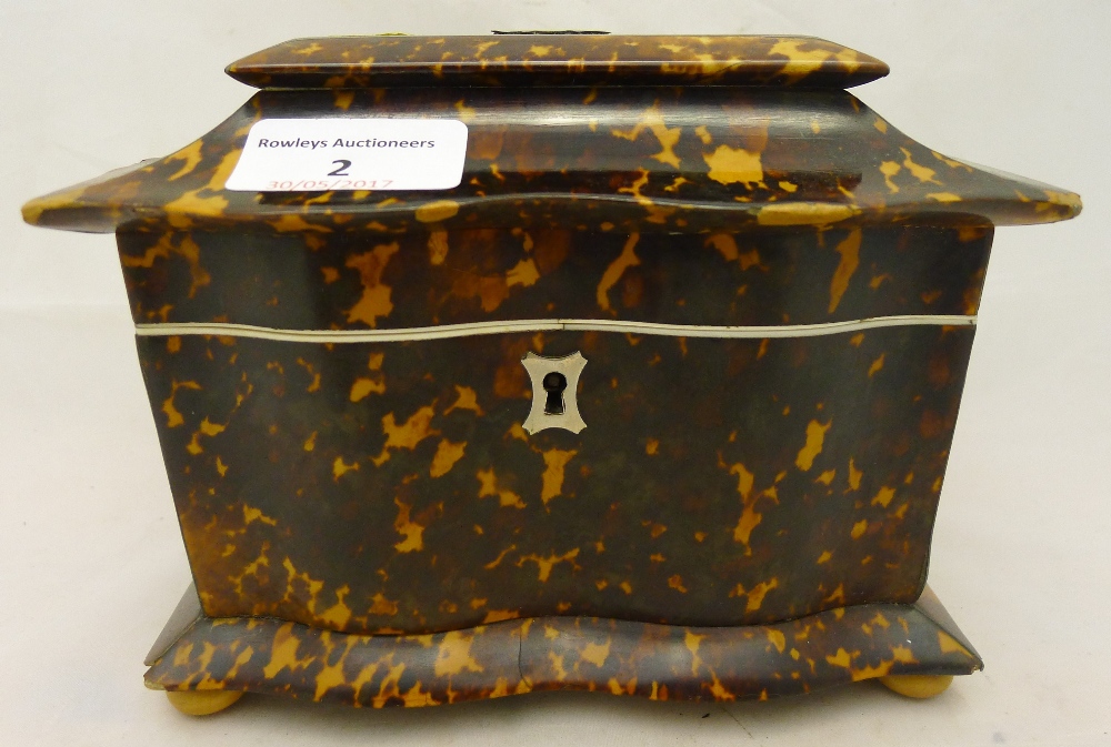 An early 19th century tortoiseshell tea caddy Of serpentine form, - Bild 2 aus 9