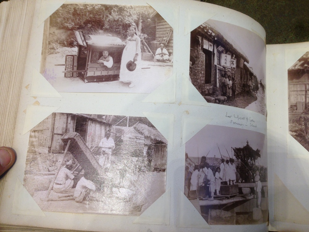 A quantity of early 20th century photography albums Comprising: early films, - Bild 3 aus 41