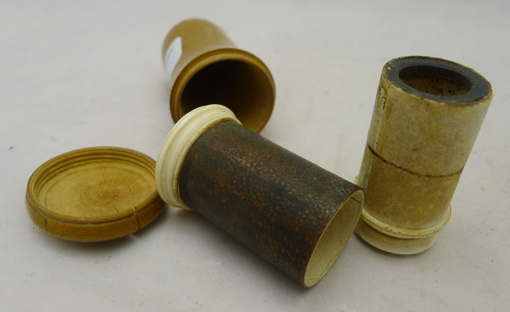 An 18th century ivory and paste board two-part telescope Housed in original treen screwed wooden - Image 6 of 7