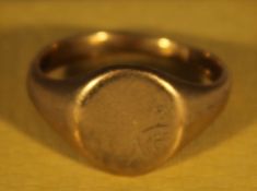 A 9 ct gold signet ring