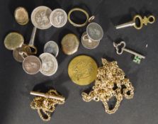 Two pairs of coin cufflinks,