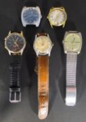 A quantity of vintage watches