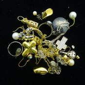 A quantity of pendants,