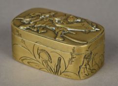 A small Meiji period snuff box The hinged lid decorated with warring figures,