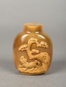 A Chinese carved agate snuff bottle Wor