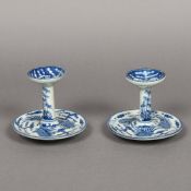 A pair of Chinese blue and white porcela