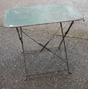 A French folding table