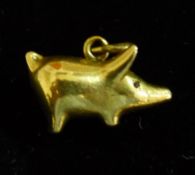 A 9 ct gold pig charm