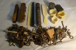 A quantity of keys and other miscellaneous items