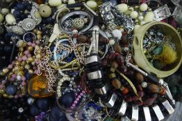 A quantity of costume jewellery