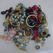 A quantity of costume jewellery