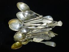 A quantity of silver teaspoons