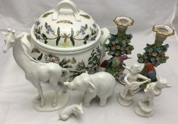 A quantity of decorative china