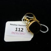 A 9 ct gold seal ring and a 9 ct gold fob seal (7 grammes all in)