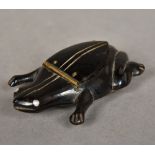 A late 19th century horn snuff box Carved as a frog. 7.5 cm long.