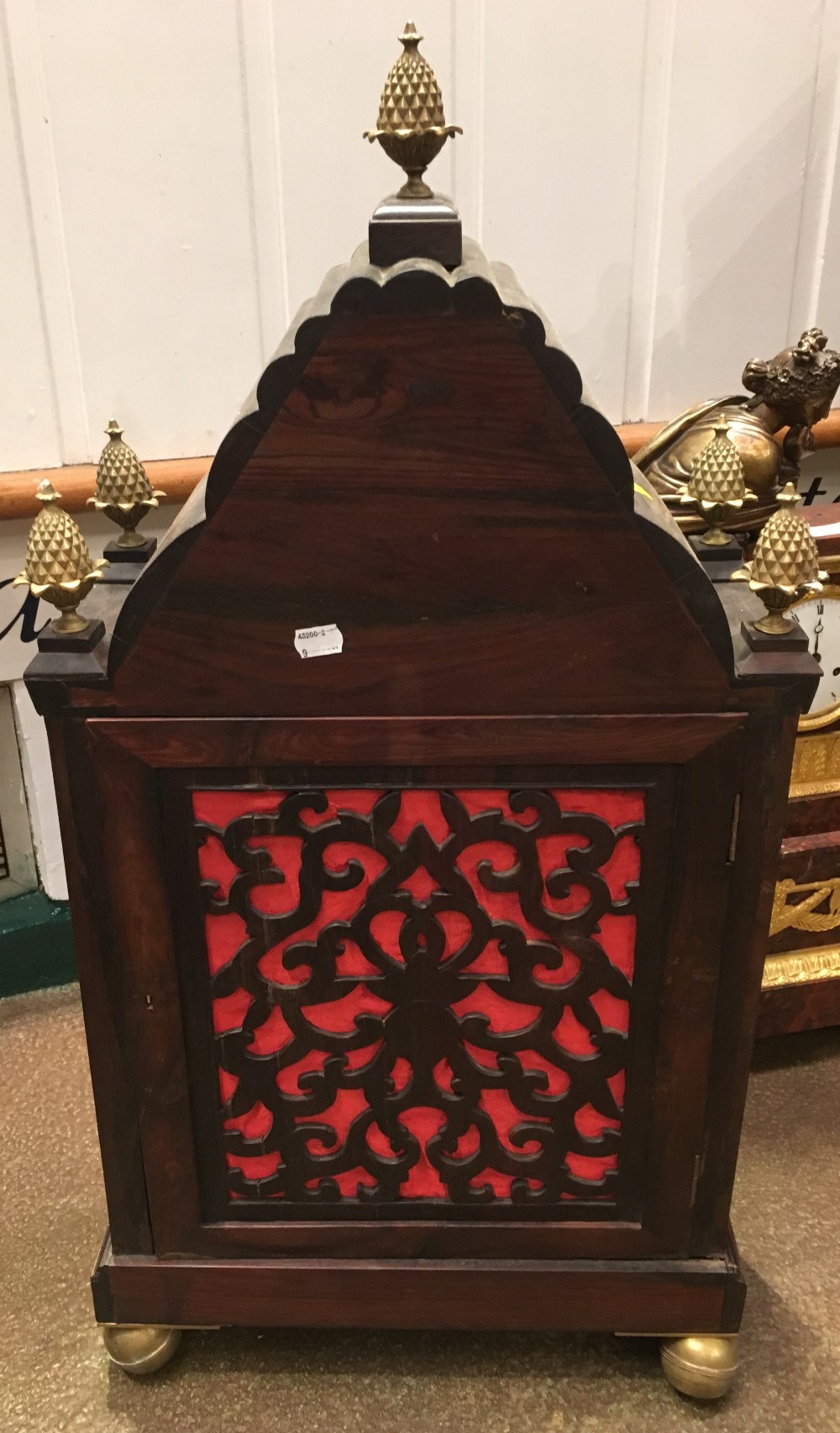 A Chinese mother-of-pearl inlaid hardwood cased automaton table clock The 8 1/2 inch white painted - Bild 7 aus 11