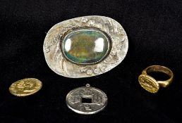 A small quantity of miscellaneous items Including: a seal ring with figural matrix,