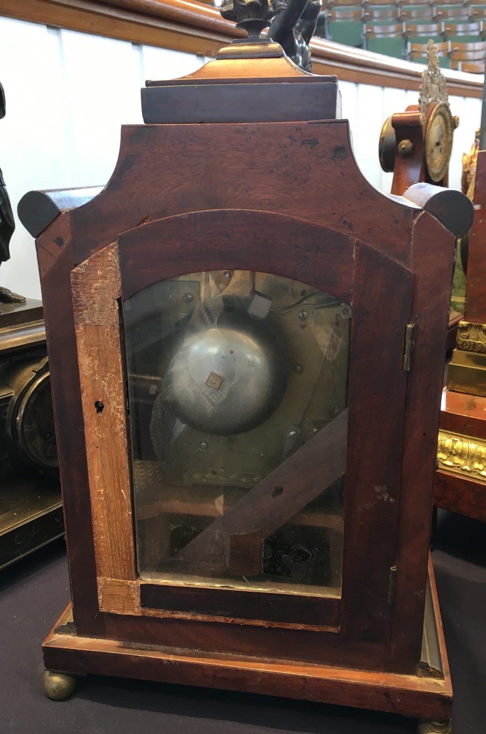 An early 19th century mahogany bracket clock Of stepped architectural form with gilt metal mounts, - Bild 5 aus 11