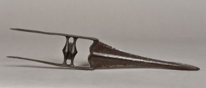 An antique Persian steel katar Of typical form. 40.5 cm long.