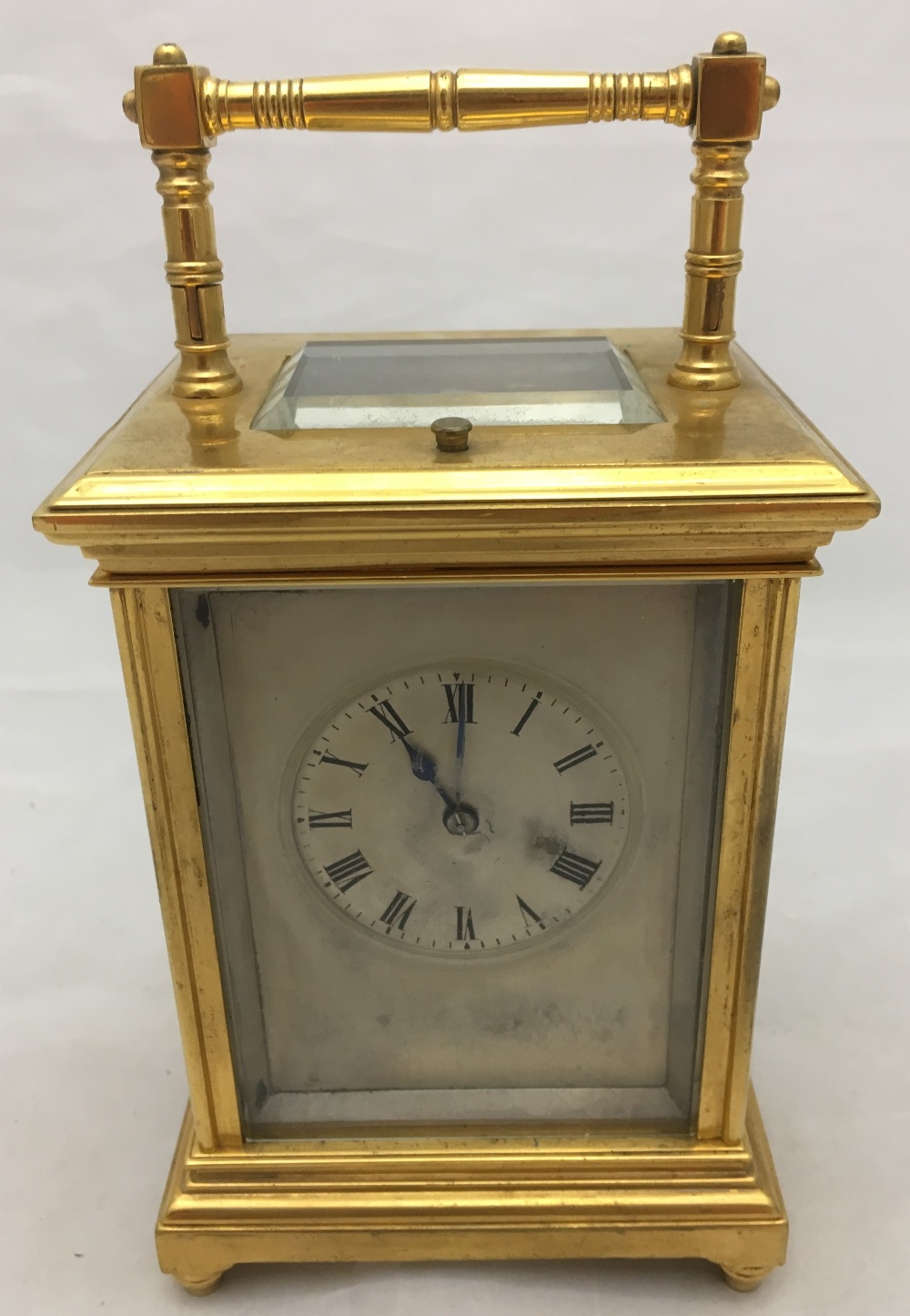 A 19th century lacquered brass cased repeating carriage clock The silvered dial with Roman numerals. - Bild 2 aus 9