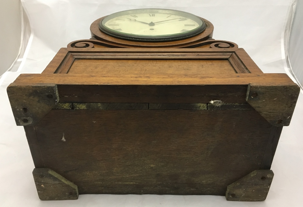 A Victorian oak cased bracket clock The white dial with Roman numerals inscribed Arnold 8? Strand, - Bild 13 aus 13