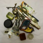 A small quantity of miscellaneous items,