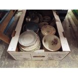 A box of various china plates and a Thoune lidded pot