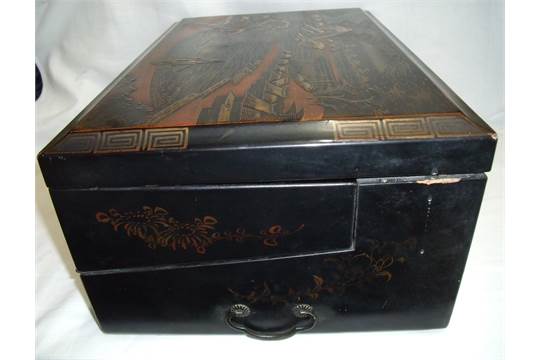 Early 20th C Japanese lacquered writing box the rectangular hinged lid with gilt and red lacquer - Image 5 of 12