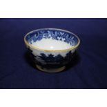 18th/19th C Pearlware tea bowl with blue and white detail of pagoda scenes, diameter 8.