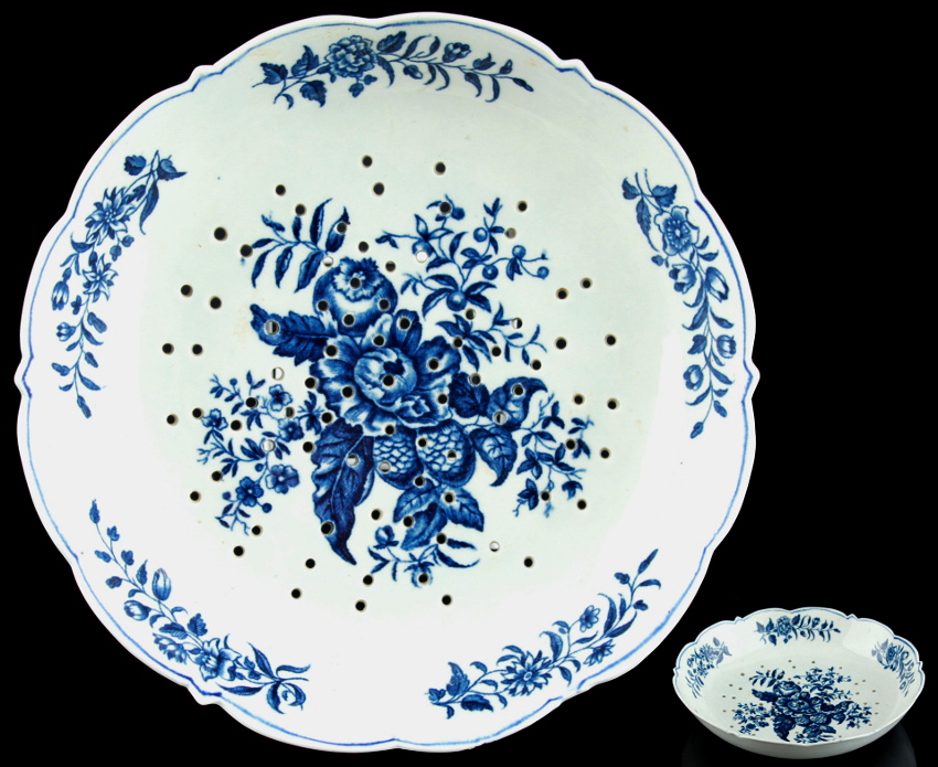 Property of a deceased estate - a First Period Worcester blue & white 'Pine Cone' pattern cress